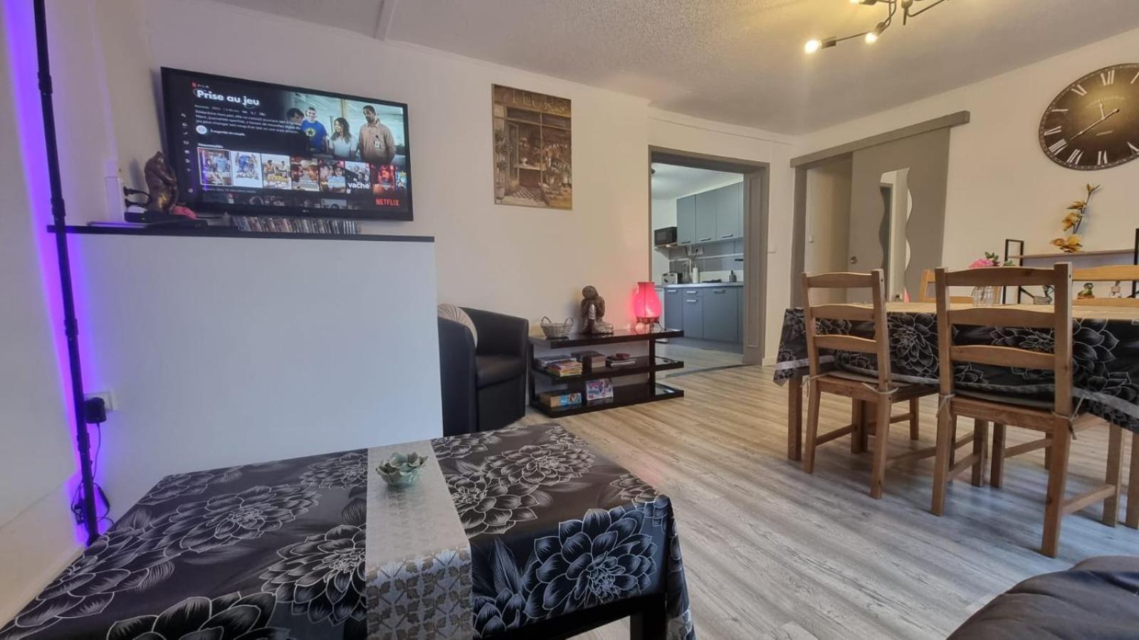 Appartement Rethel - Netflix - Marc & Cecile Eksteriør bilde